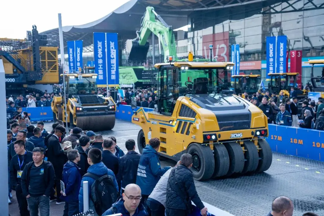 bauma CHINA 2024：徐工道路机械产品亮点大揭秘！