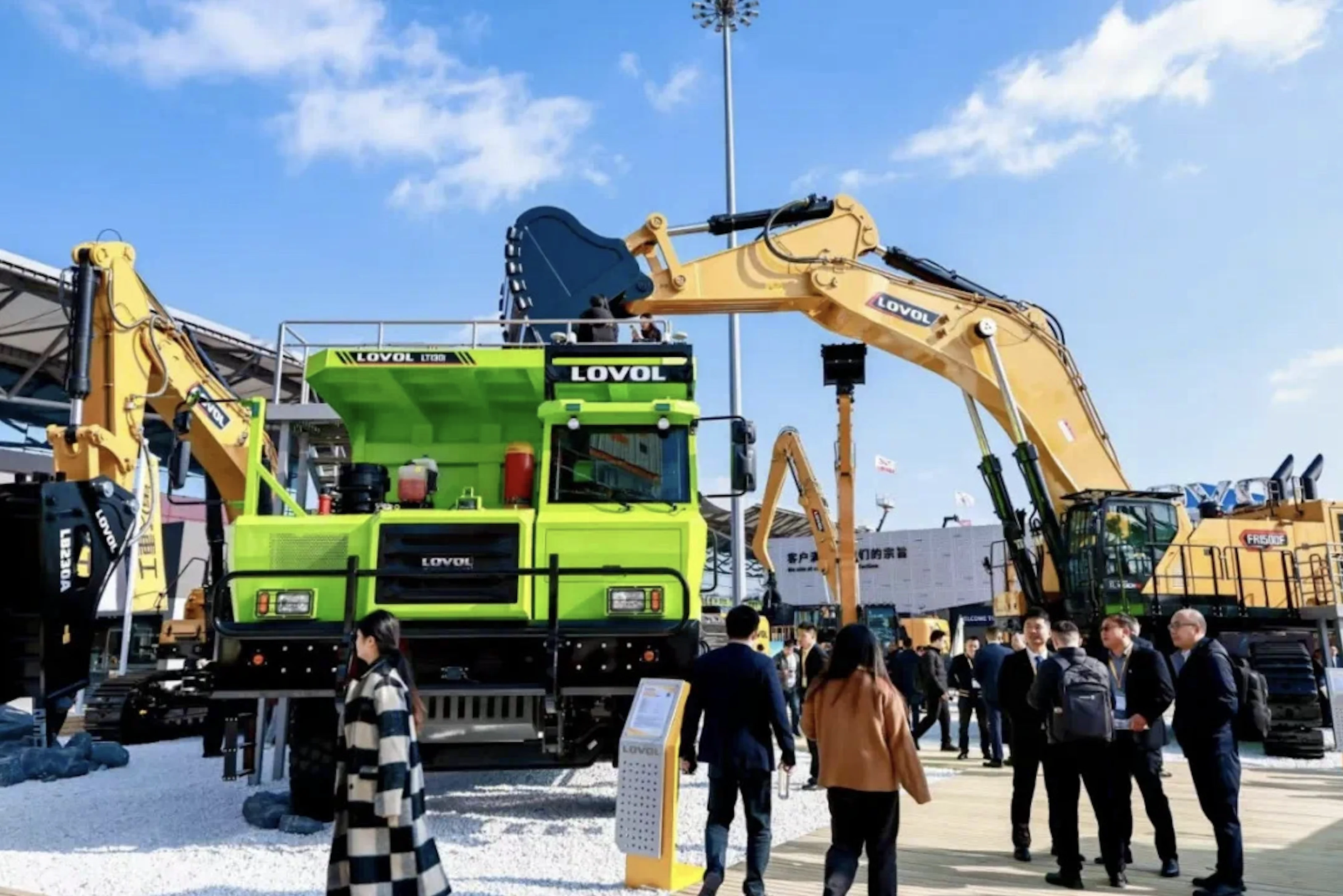 科技领航·雄姿勃发：雷沃重工机械军团布阵bauma CHINA 2024