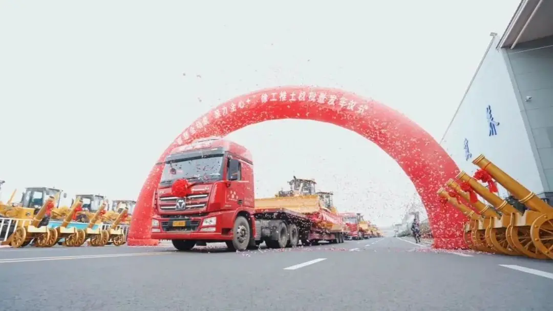 开门红：徐工推土机批量发车，奔赴全国各地！