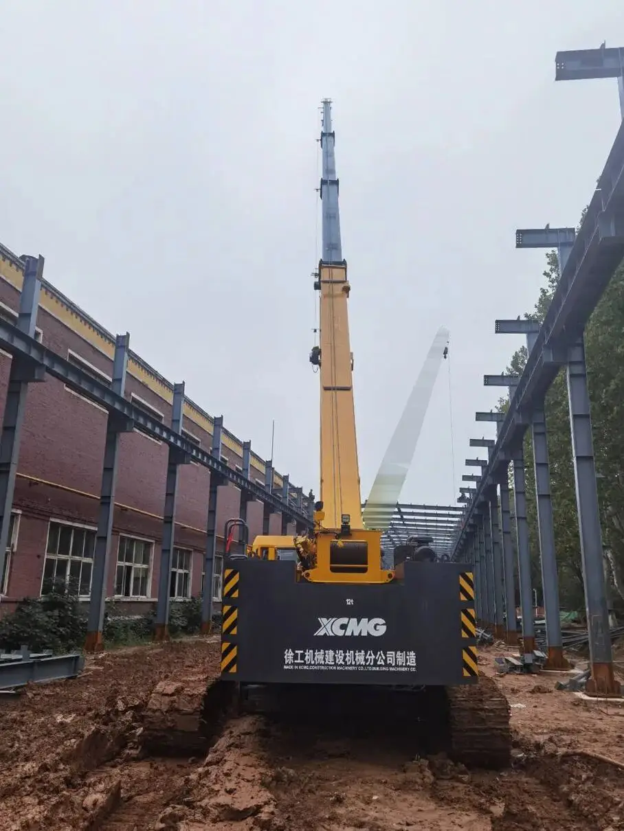 擎臂破泥泞，稳力定乾坤！XGTC30L5攻坚泥沼钢结构吊装