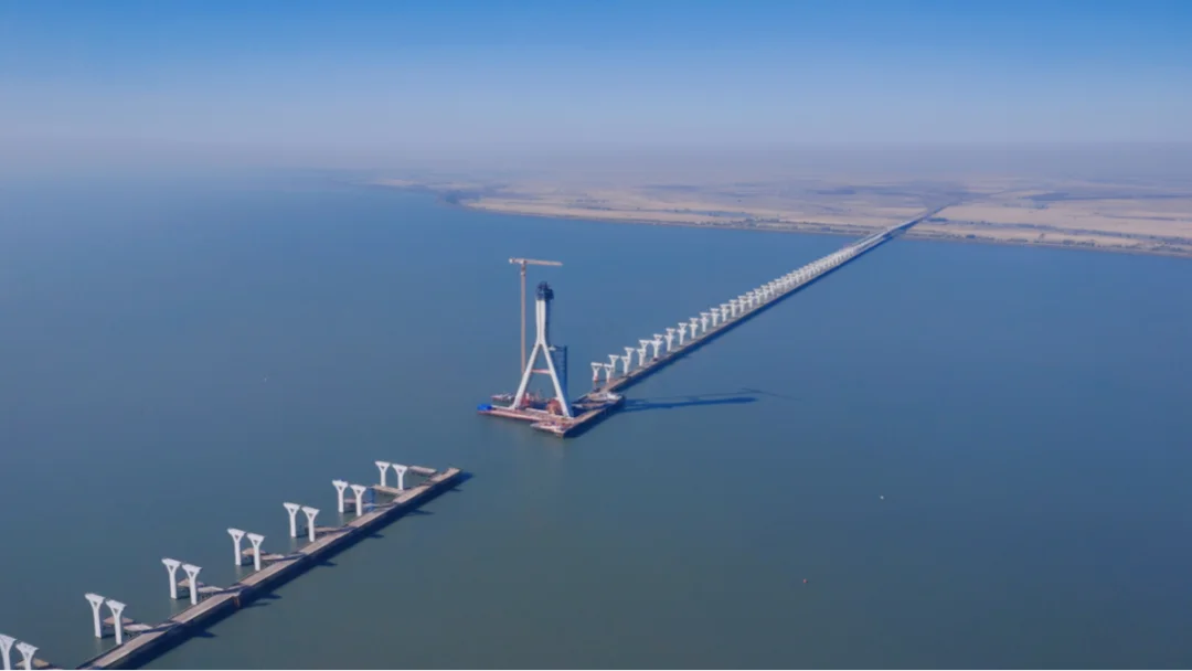 硬核实力 | 徐工塔机助建松花江特大桥备用航道桥