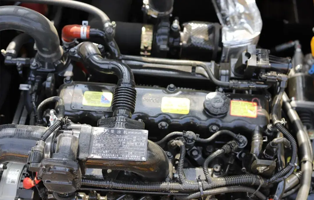 稳定可靠,舒适耐造——宝鼎BD120S轮式抓木机