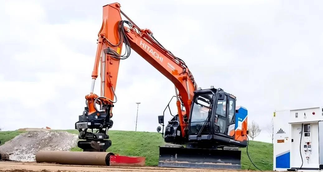 日立建机双重战略落子：更名与股权调整助推独立转型