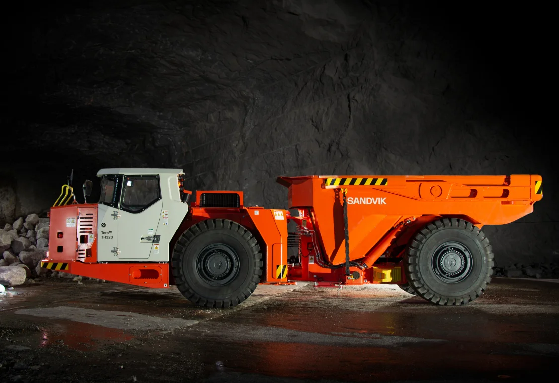 山特维克Toro®TH320矿用自卸车图片集