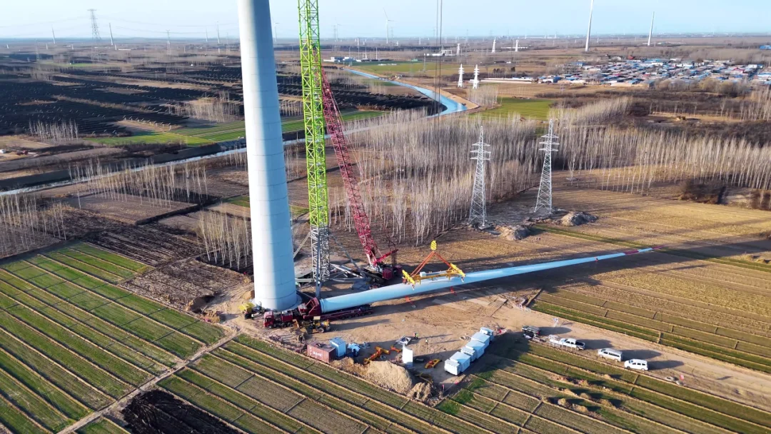 客户首选！ LW2800A-200NA风电塔机助建河北新河200MW风电项目