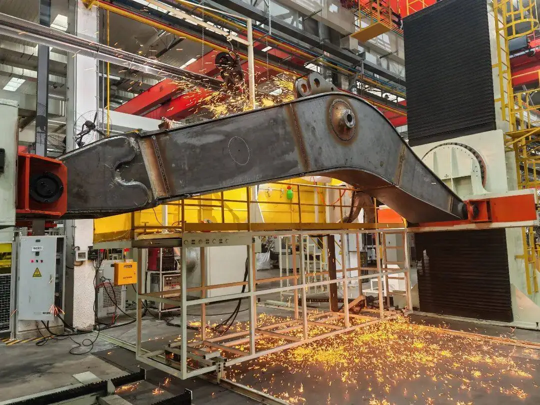 决胜全年 | 雷沃重工全力以赴，开足马力保产销！