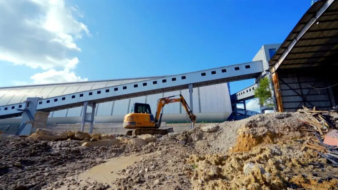 西南能源破局，<span style="color:#FF0000;">徐工</span>挖机助力！