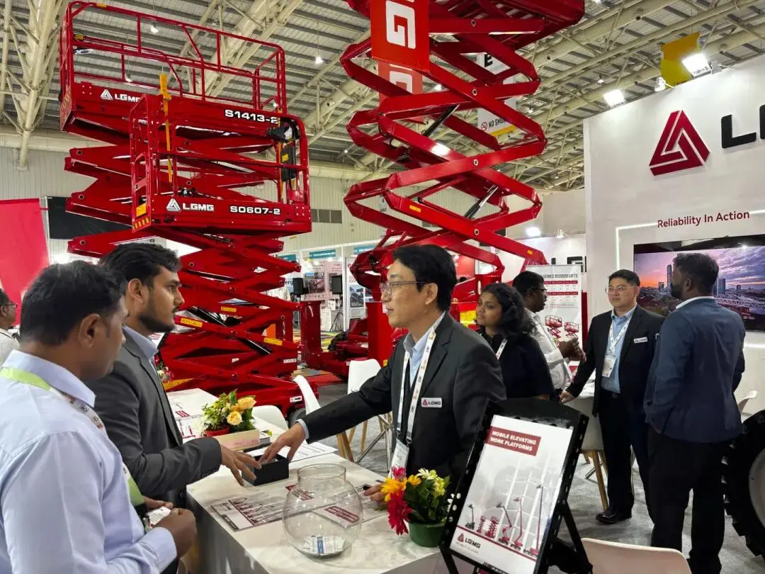 临工重机携众多创新产品亮相印度EXCON展会