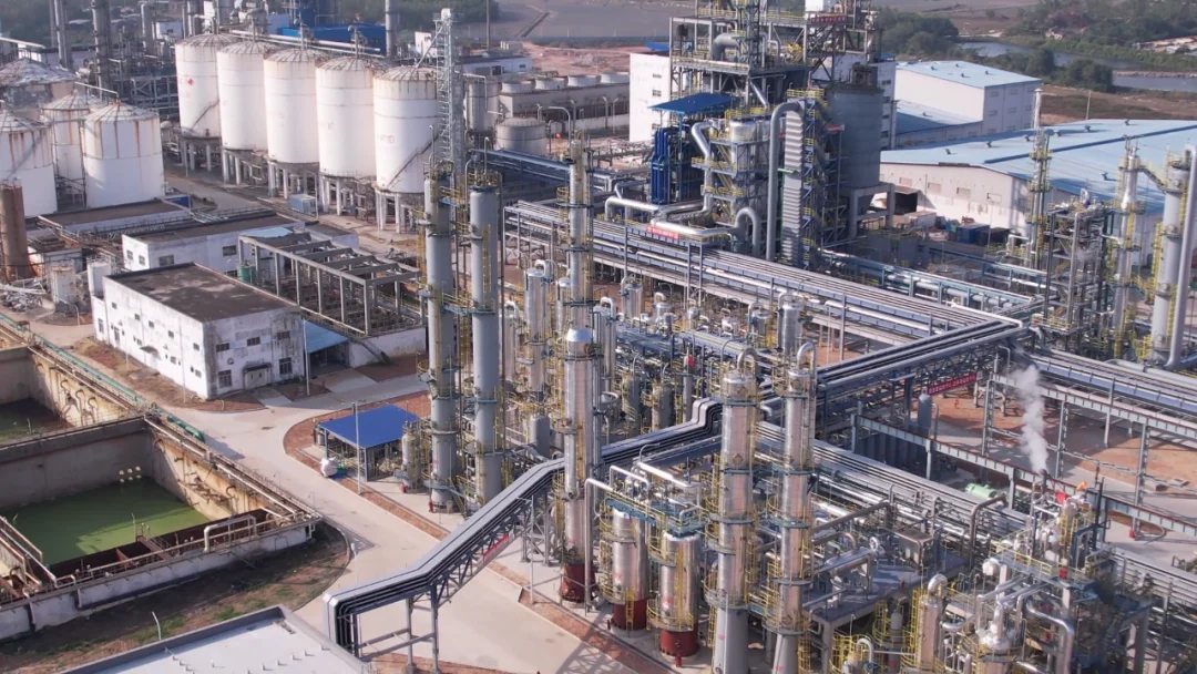 全国首艘双燃料甲醇加注船在深完成首单加注 绿色甲醇由中集供应