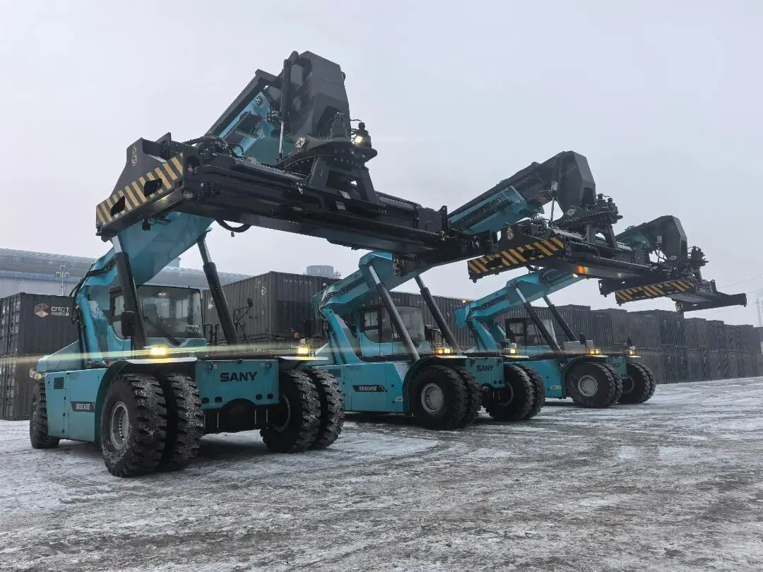 不畏严寒！三一电动正面吊批量交付新疆