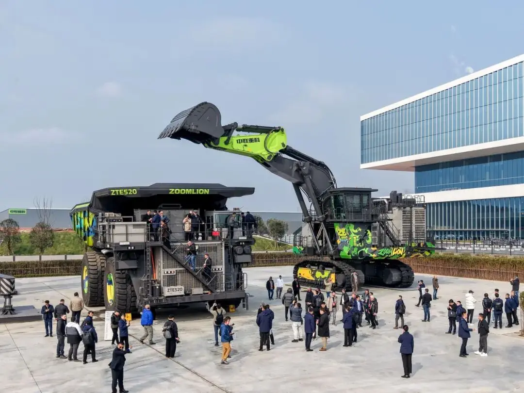 智造领航 奋竞全球！中联重科土方机械与矿山机械斩获海外订单达11亿元