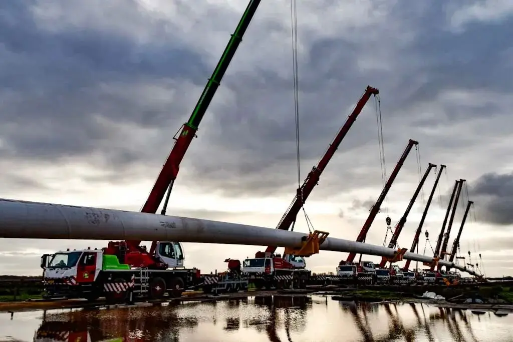 静悄悄的工地革命：新能源起重机正在改变成本规则