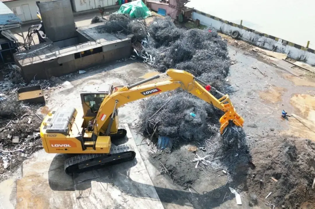 FR200F抓钢机 (1).png