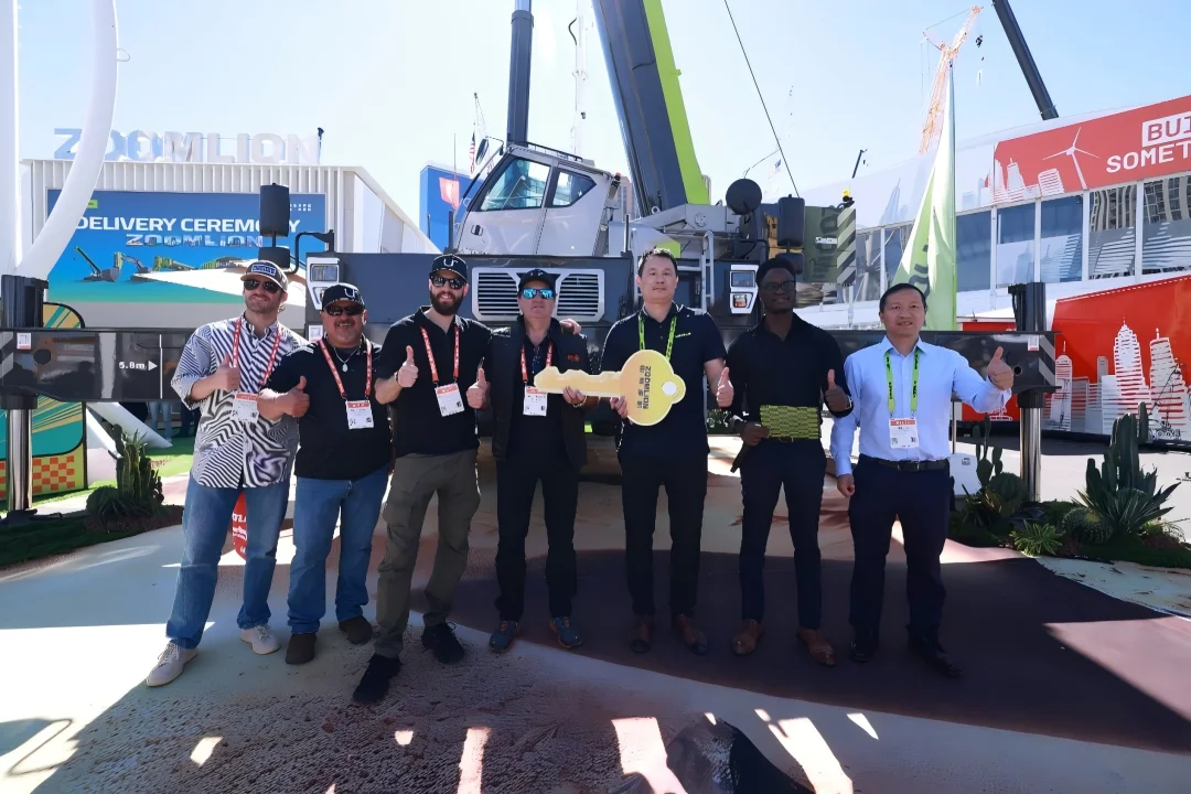 CONEXPO 2026丨中联重科重磅交付国内出口美洲最大越野轮胎起重机