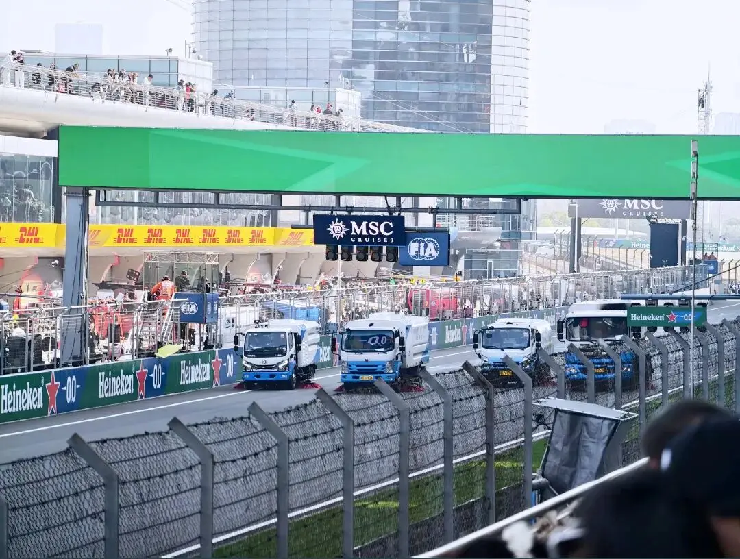 F1赛场上徐工“隐形冠军”：上演“速度与清洁”