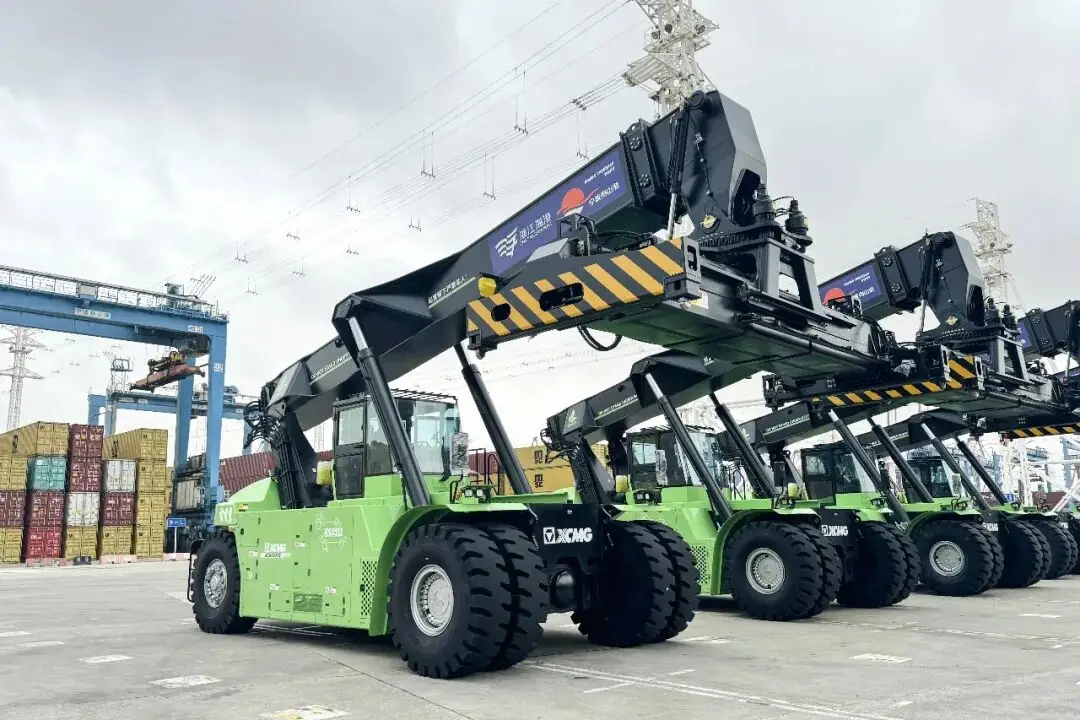 赢战『油换电』，为什么越来越多港口客户选择徐工？