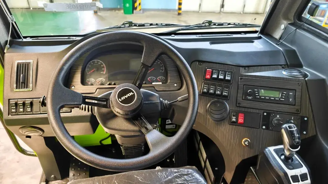 LT105E驾驶室图片1.jpg